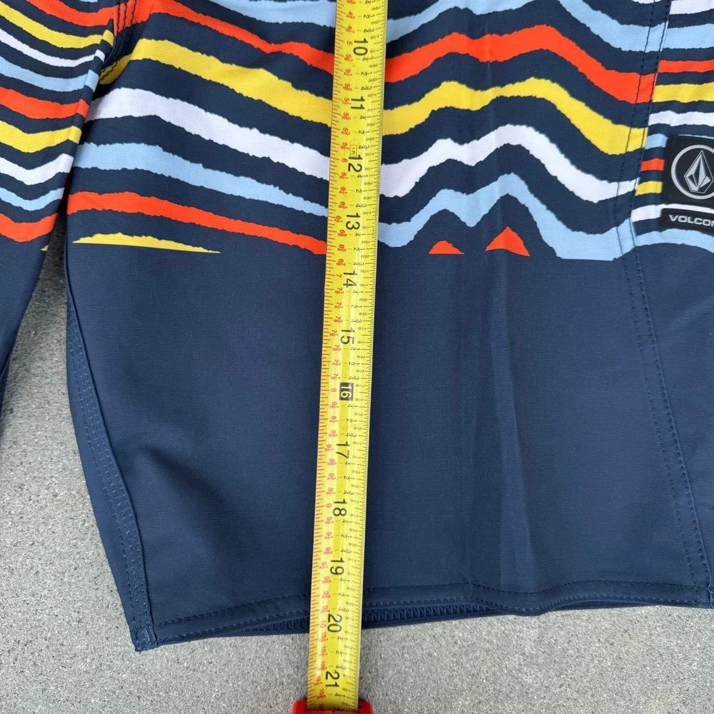 Volcom Mod-Tech Board Shorts Mens 34 Navy Blue Stripe‎ 4-Way Stretch NEW